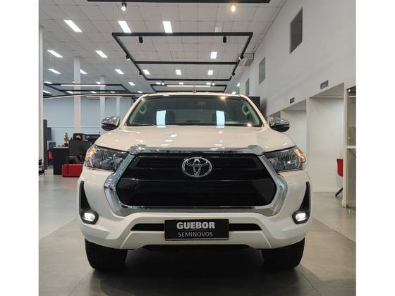 TOYOTA HILUX 2.8 D-4D TURBO DIESEL CD SRV 4X4 AUTOMÁTICO